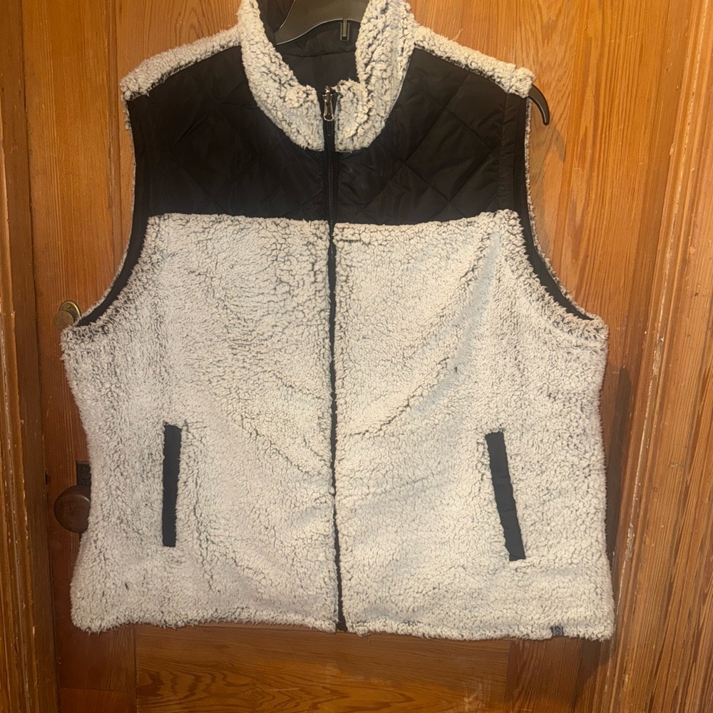 Reversible Cozy Black and White Sherpa Vest